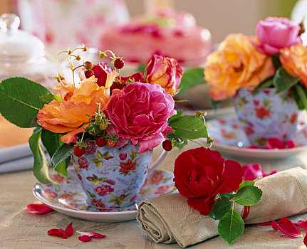 玫瑰,咖啡杯,餐巾,草莓属
