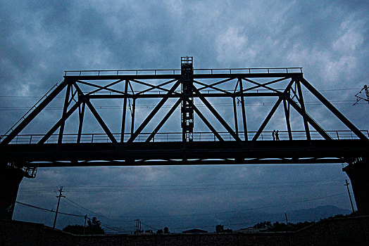 火车钢架桥