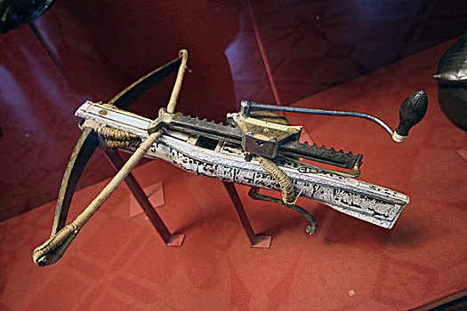 俄罗斯皇宫博物馆内古代武器弩
