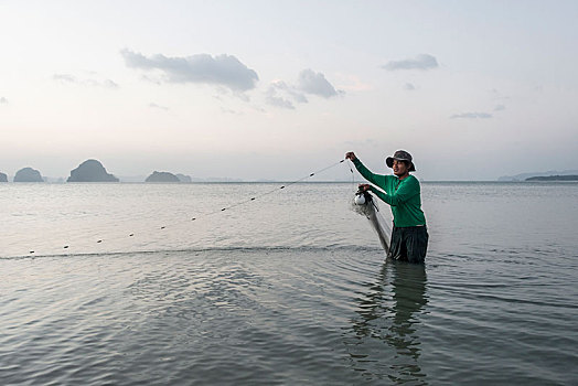 渔民,水,捕鱼,网,海滩,甲米,省,泰国,亚洲