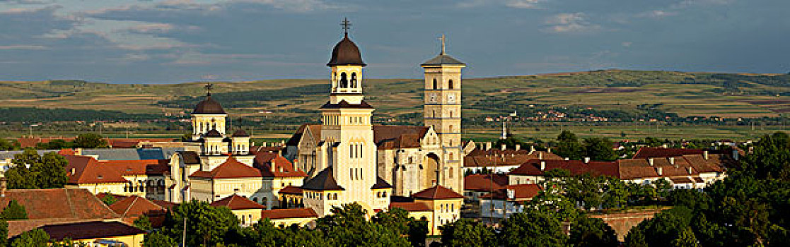 罗马尼亚,特兰西瓦尼亚,喀尔巴阡山脉,山,阿尔巴尤利亚,城堡,大教堂,东正教