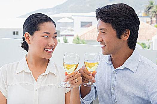 幸福伴侣,白葡萄酒