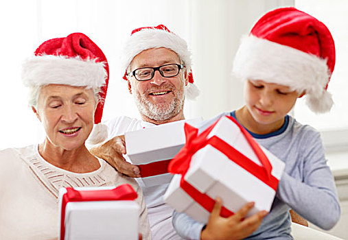 家庭,高兴,休假,人,概念,幸福之家,圣诞老人,帽子,礼盒,坐,沙发,在家