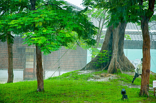 台中文化创意产业园区,下雨中的台中酒厂