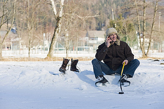 男人,坐,变化,滑冰,拿着,冰球棍,萨尔茨堡,奥地利