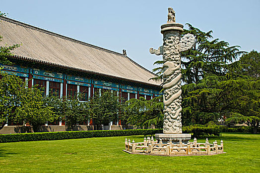中国高等学府北京大学主楼前的华表