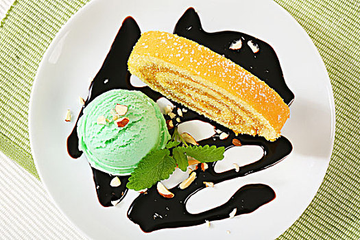 卷心蛋糕,舀具,绿色,果汁冻
