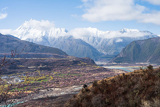 西藏南迦巴瓦峰