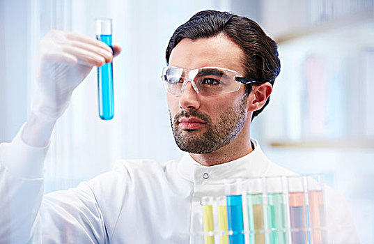 男人,实验室,看,小瓶,蓝色,流动