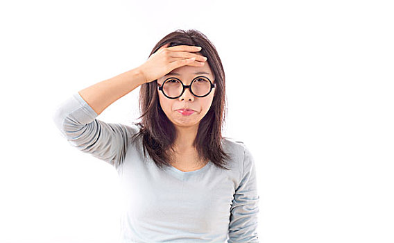 亞洲女孩不高興