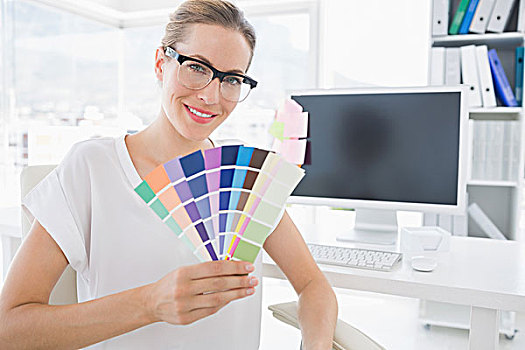 女性,图片编辑,拿着,彩色,办公室