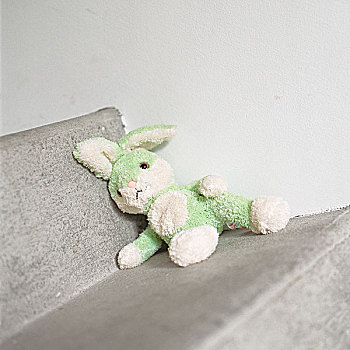 毛绒玩具,兔子,坐,台阶