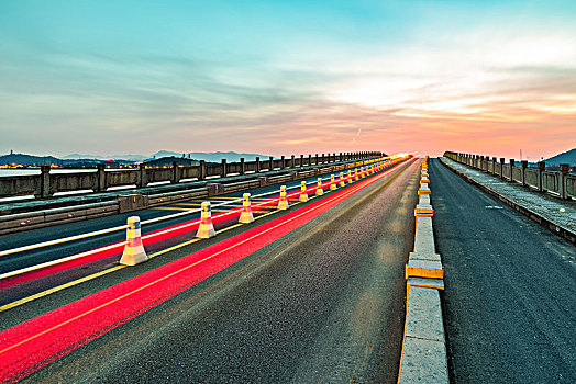 马路公路桥灯轨车轨