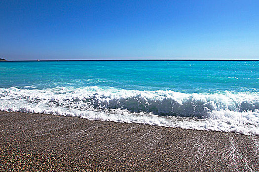 马赛的海滩和海浪