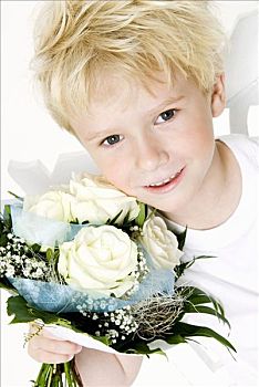 金发,男孩,拿着,花束,白色,玫瑰,手