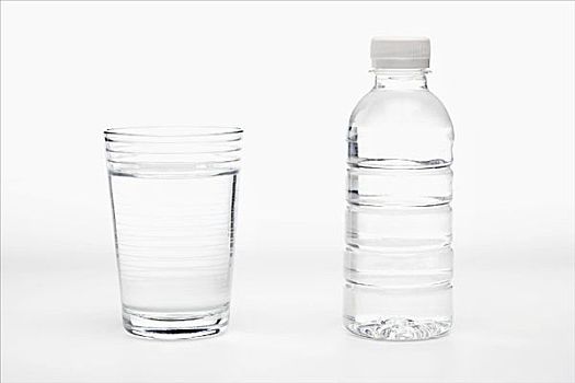 水杯,水瓶,白色背景