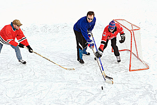 三个,35-45岁,男人,玩,冰球,冰湖,艾伯塔省,加拿大