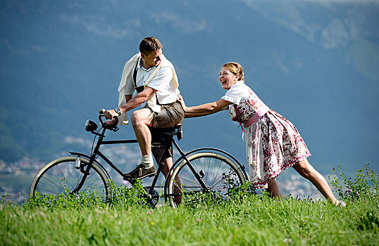 男人,女人,穿,传统服装,老,自行车,自然,风景,提洛尔,奥地利,欧洲