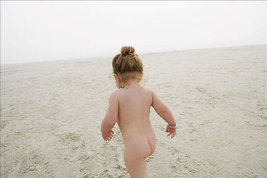 后视图,女婴,走,海滩