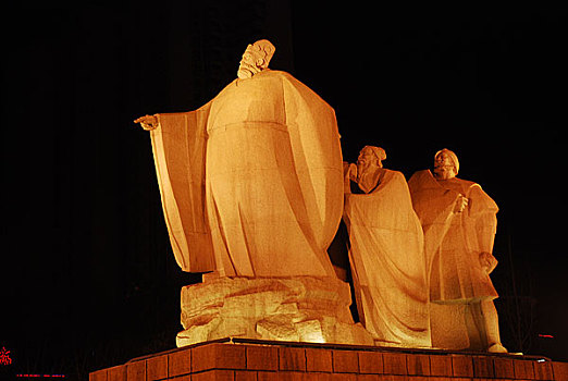 河南洛阳周王城广场上的雕塑