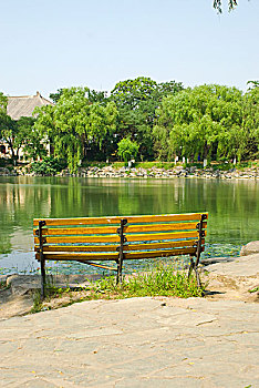 北京大学未名湖畔