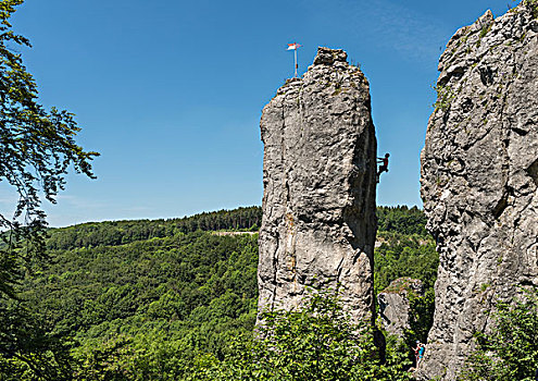 攀岩,塔,上弗兰科尼亚,弗兰克尼亚,巴伐利亚,德国,欧洲