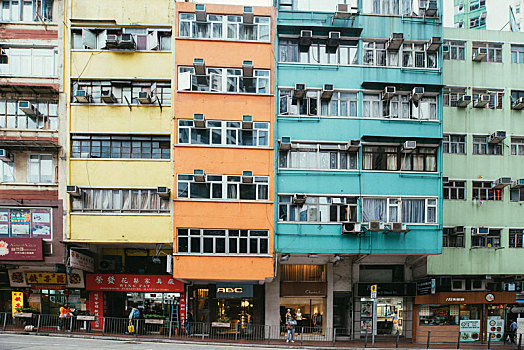 香港湾仔街头建筑,彩色民房和当地建筑