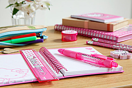 粉色,文字,材质,书桌