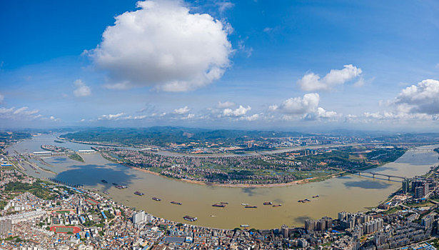 广西梧州,长洲水利枢纽风景旖旎如画卷