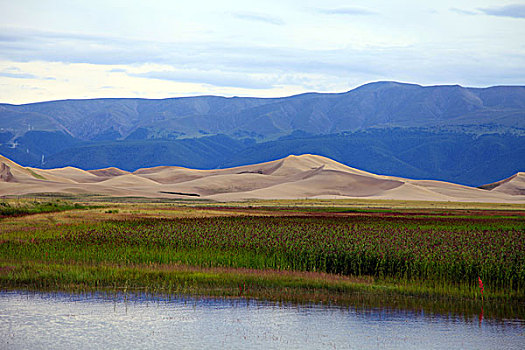 鸣沙山湿地风光