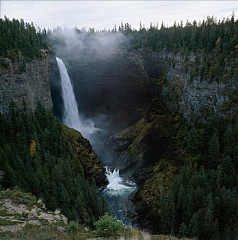 瀑布,威尔斯格雷省立公园,不列颠哥伦比亚省,加拿大
