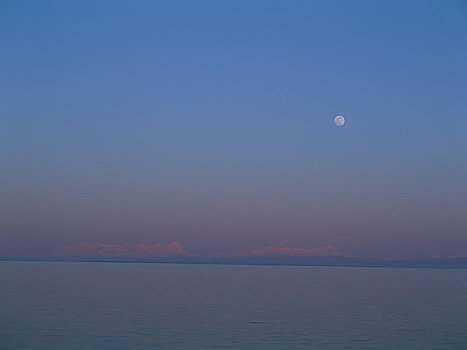 晚间,知床半岛,月亮