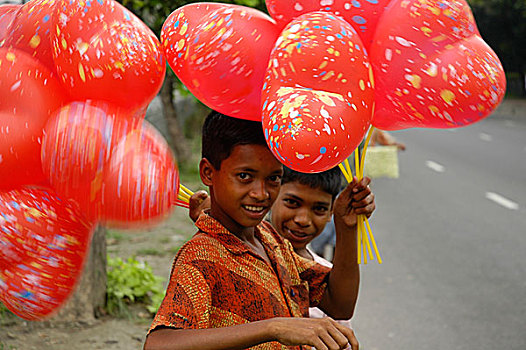 孩子,微笑,气球,街道,达卡,首都,孟加拉,许多,穷,家庭,专注,销售,事物,花,城市,支付
