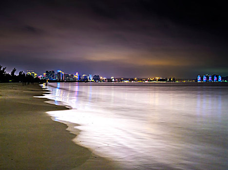 三亚市三亚湾夜晚全景