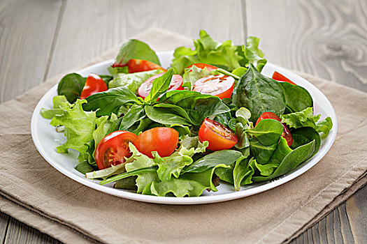 夏季沙拉,西红柿,白色,盘子,木桌