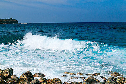 海浪沙滩