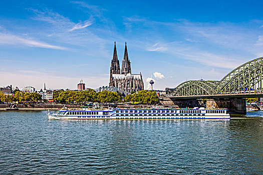 游船,正面,科隆大教堂,莱茵河,科隆,德国,欧洲