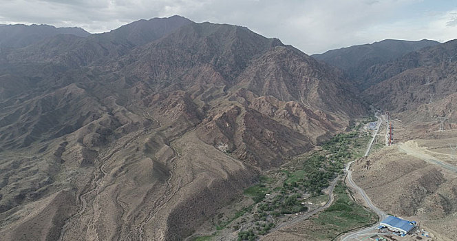 东天山特长隧道