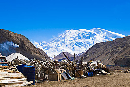 新疆,雪山,公路,广袤,荒芜