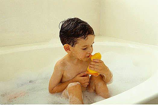 男孩,坐,浴缸,拿着,橡皮鸭