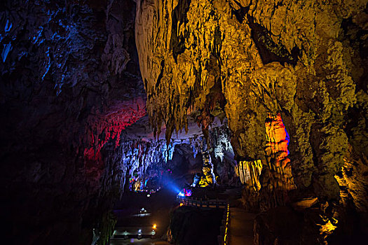 建水燕子洞景区