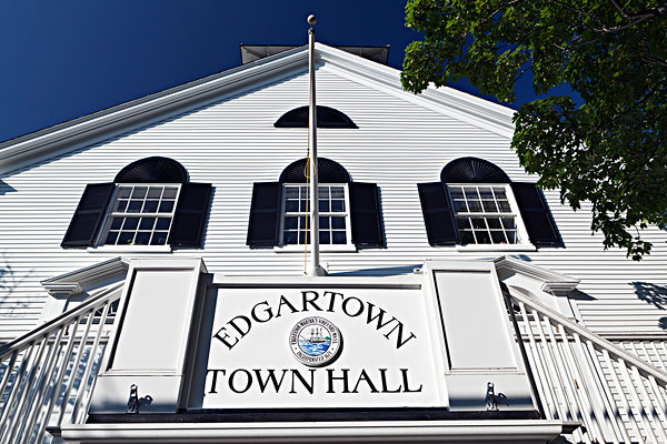 town hall village图片