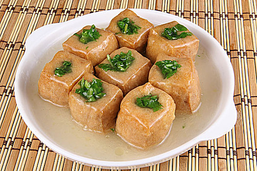 油豆腐塞荠菜肉