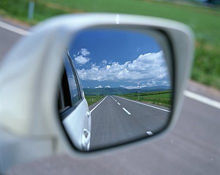 后视镜,道路,天空