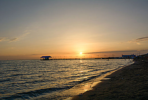 沙滩夕阳美景