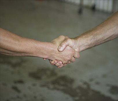 两个人,握手