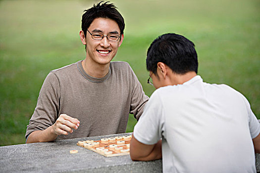 两个男人,玩,中国象棋,公园