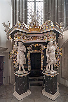 雕塑,赤足,左边,儿子,右边,教区教堂,圣彼得,奥伯劳西茨,萨克森,德国,欧洲