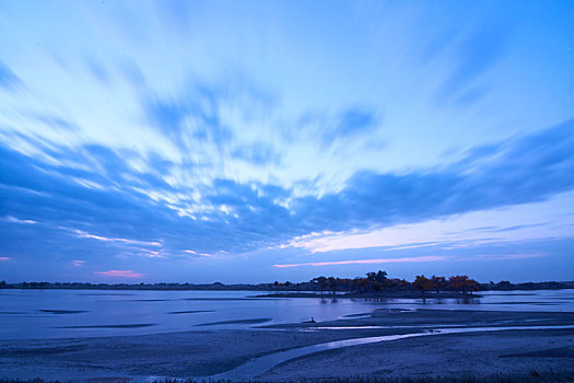 黑河,晨光