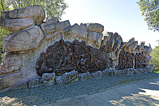 珍宝岛,雕塑墙